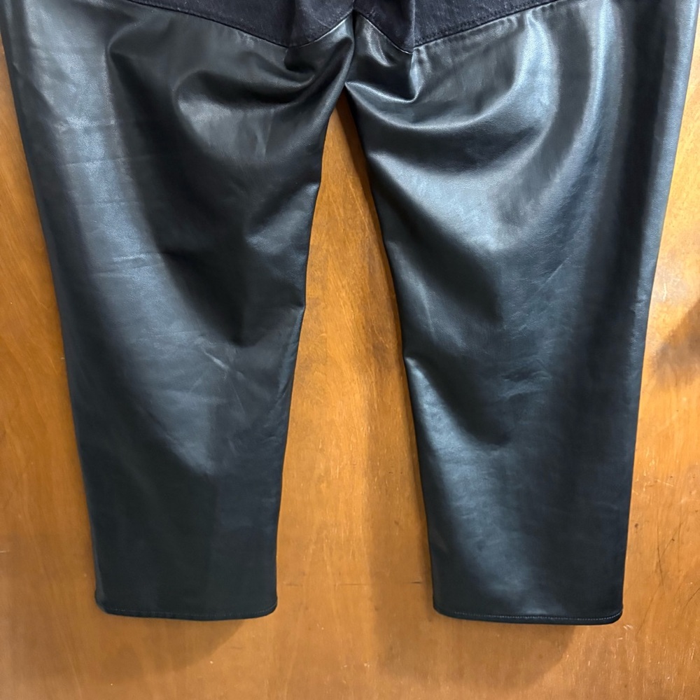 Abercrombie & Fitch Ultra High Rise 90s Straight Jeans Faux Leather Curve Love - Picture 10 of 13